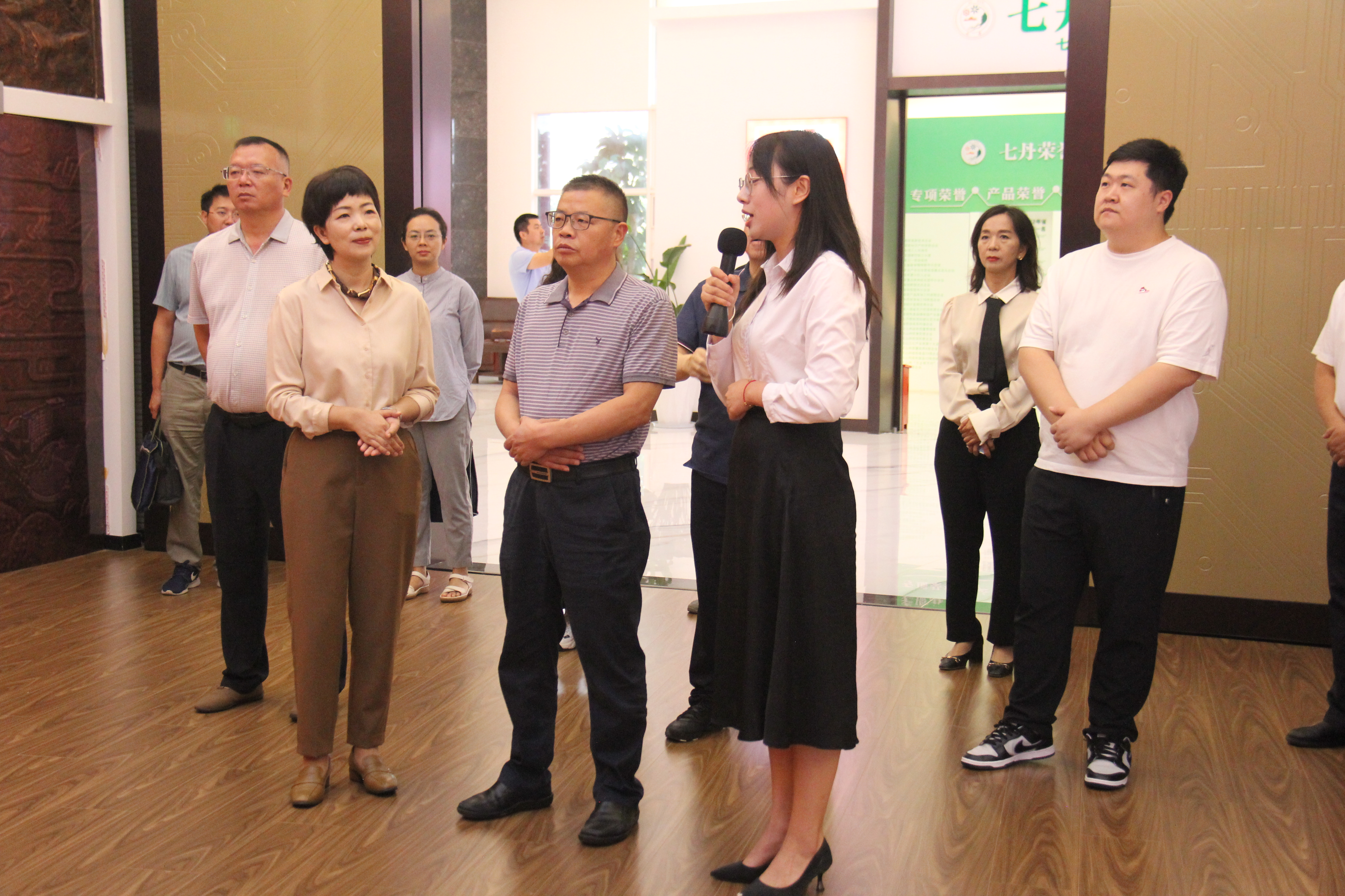 云南省工商聯(lián)調研組到尊龙凯时藥業(yè)考察調研